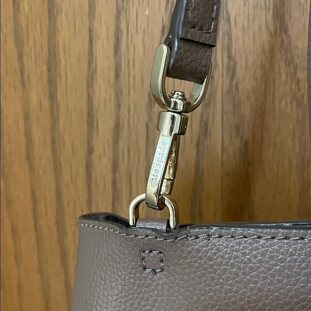 Kate Spade ♠️ UEC Taupe Brown Leather Shoulder crossbody or handbag - Picture 4 of 15
